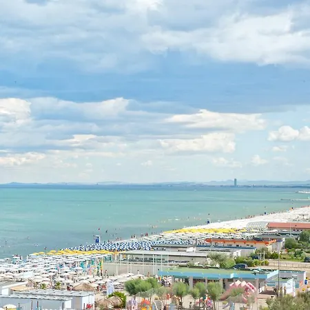 Отель Torremaura